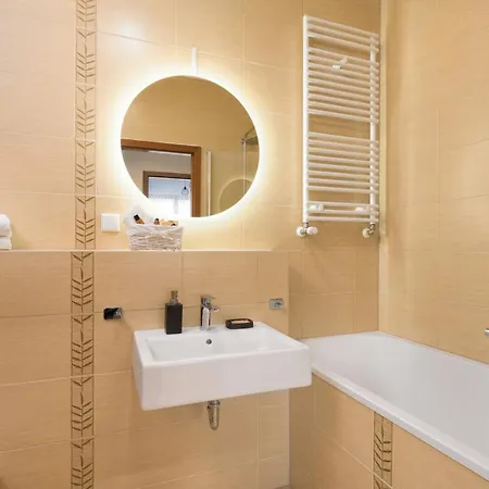 Nowoczesny I Komfortowy Apartament Na Platanie *